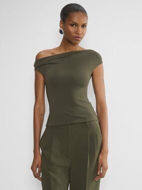 Aritzia Olive Contour Ravish Top Size M